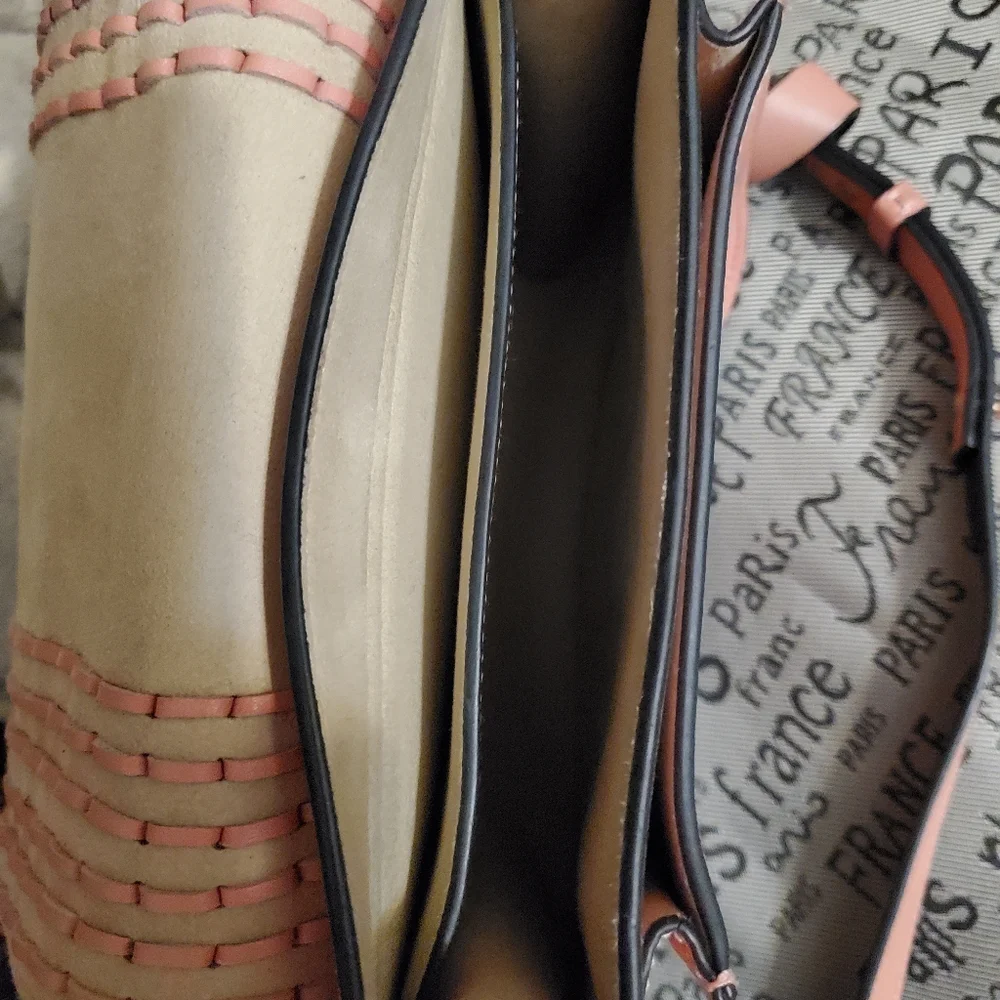 (SOLD)Authentic Chloe Hudson in salmon rose color - Picture 4 of 12
